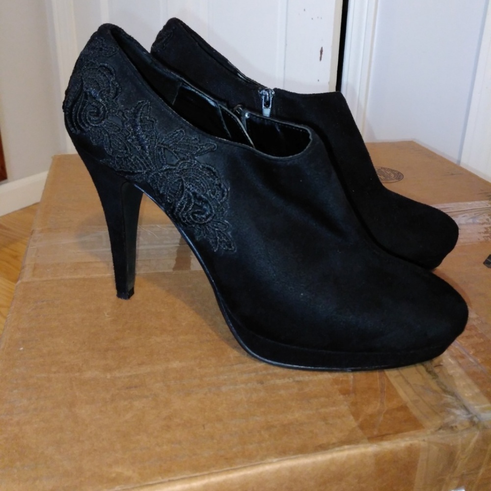 IMPO black heels